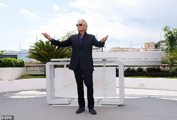 1684247549_548_Michael-Douglas-looks-suave-as-he-attends-a-photocall-at copy.jpg