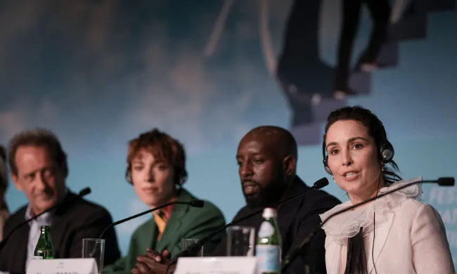 Cannes Jury Press Conference 2022 photocall.jpg