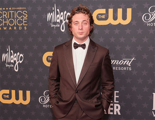 Jeremy Allen White.jpg