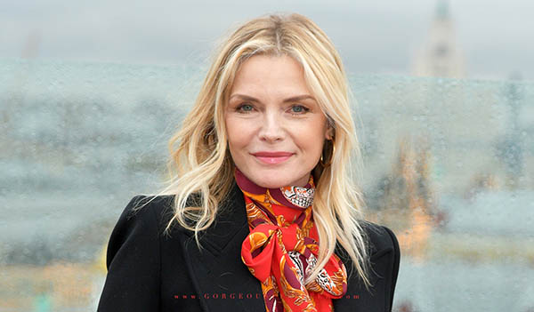 Michelle Pfeiffer (2).jpg