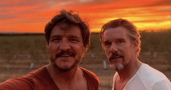 Pedro-Pascal-Ethan-Hawke2.jpg