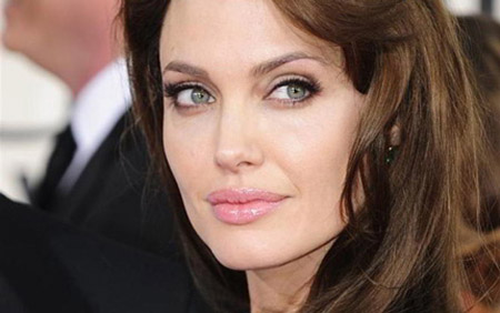 angelia-jolie-h5.jpg