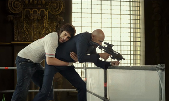 sacha-baron-cohen-the-brothers-grimsby-trailer-00.jpg